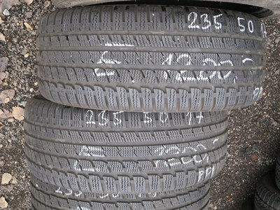 235/50 R17 100V zimní použité pneu KUMHO ÍZEN KW27 (1)