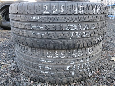 235/45 R18 98V zimní použité pneu KUMHO ÍZEN KW 27